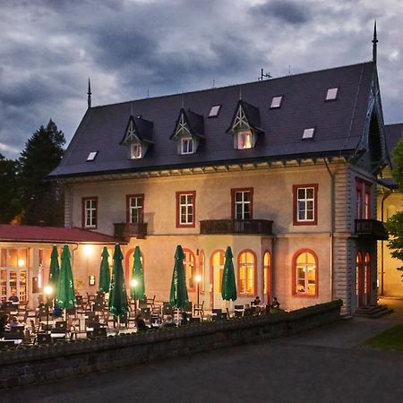 Hotel Mezni Louka Хренско Экстерьер фото