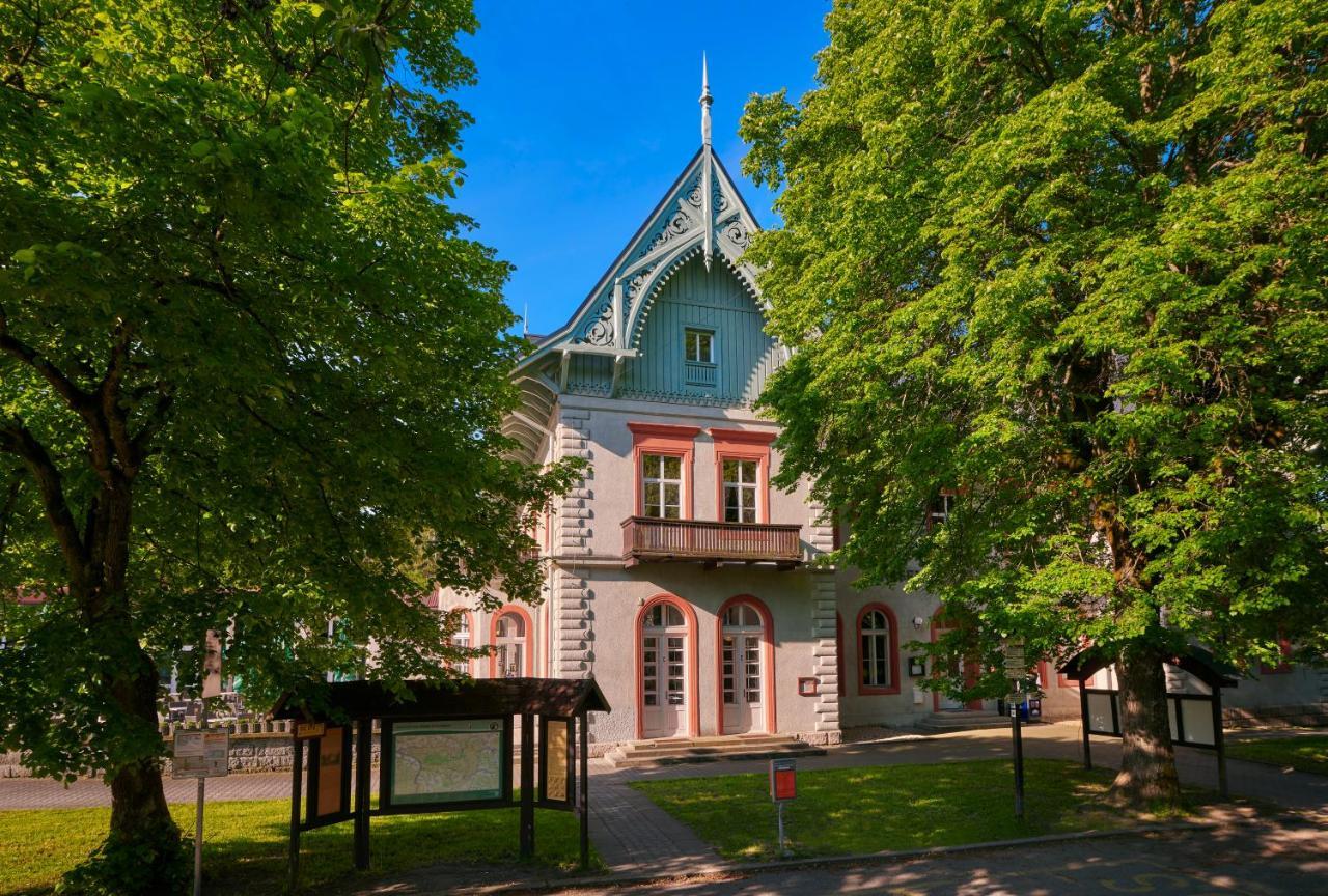 Hotel Mezni Louka Хренско Экстерьер фото